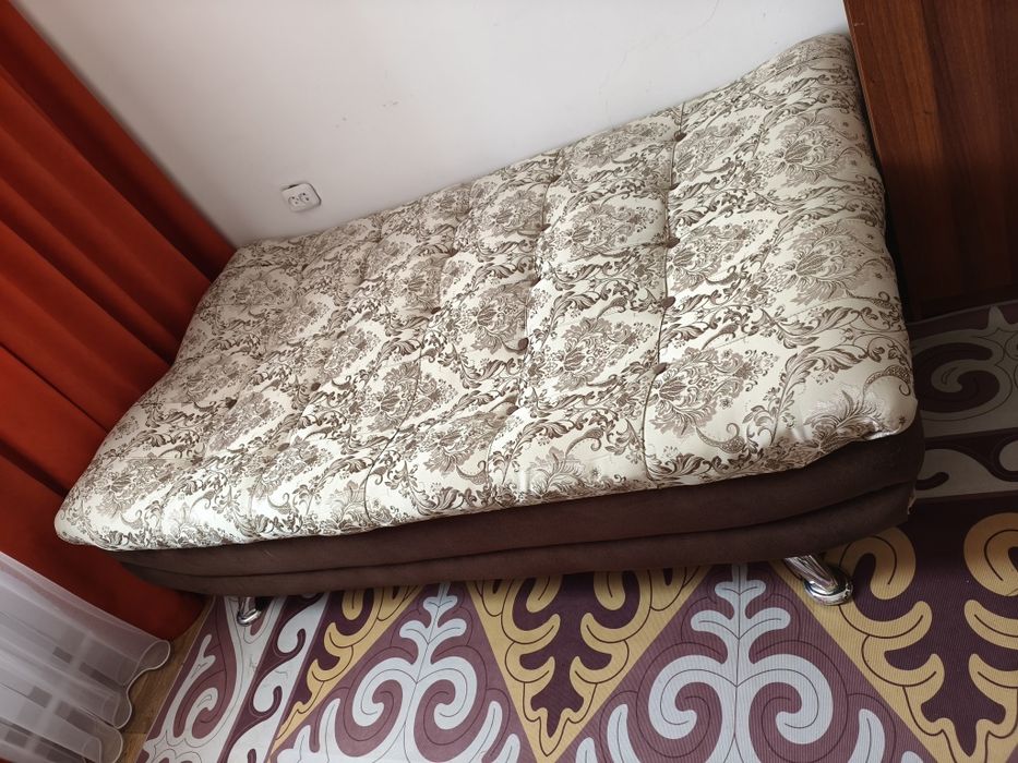 Продам диван и два кресла чистые