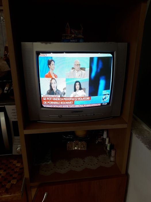 TV Provision  mic cu telecomandă, diagonala 36 cm.