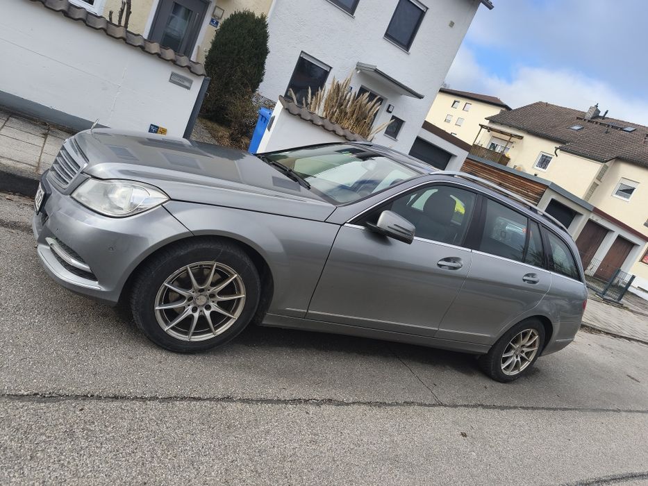 Vând Mercedes Benz C200 diesel 2.2 l break