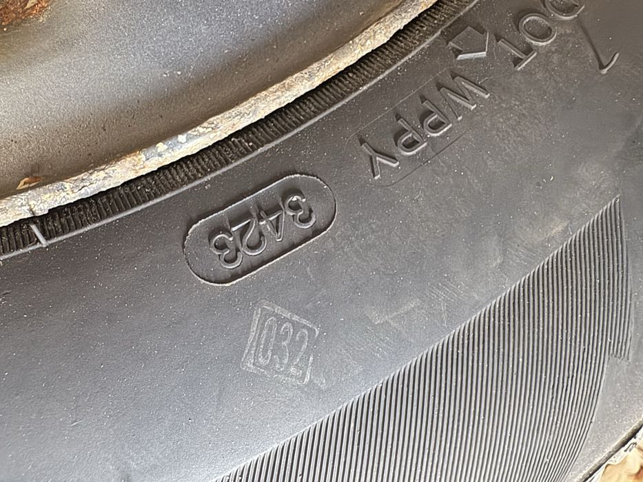 Set roți iarnă Suzuki Grand Vitara 2 - Anvelope noi Sunny (215/70 R16) + Jante