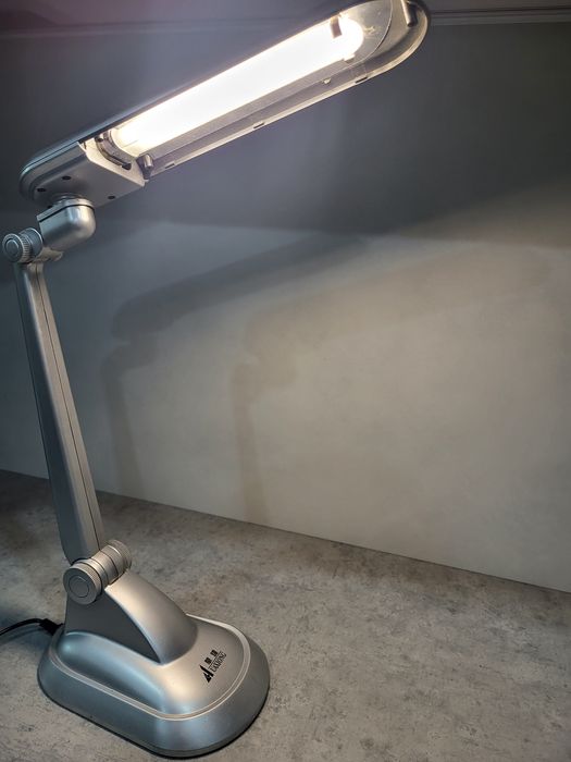 Настольная лампа