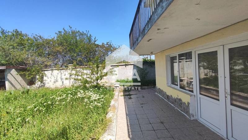 Продава се Къща в с. Китка, Област Варна - 338 кв.м за 533 €/кв.м - Снимка #4