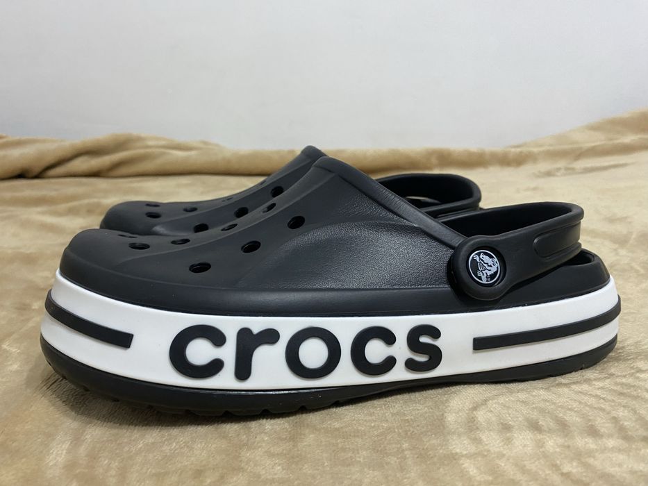 Тапочки crocs черные