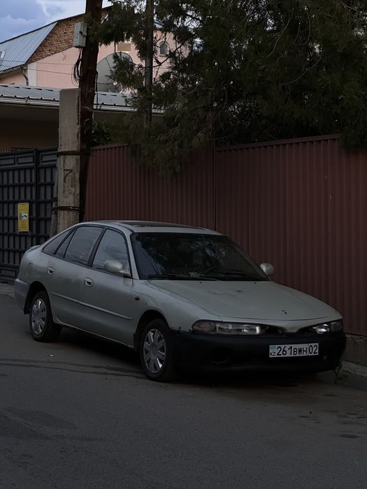 Mitsubishi Galant E55