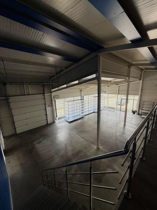 De închiriat spatiu comercial cu parcare (900 mp) Focșani