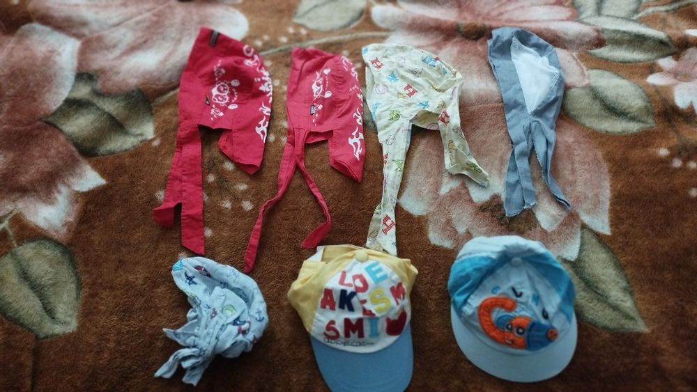 Футболки,шапочки, штаны, джинсы