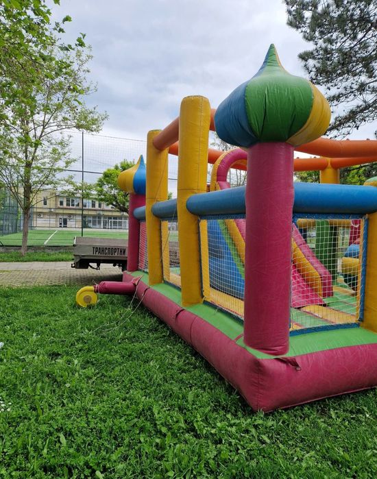 Надуваем замък Батут