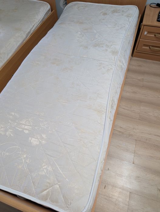 Односпальные кровати.