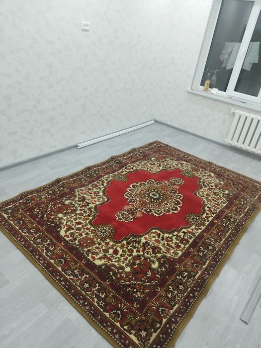 Ковёр шерстяной размер 2×3, отличного качества привезён из турцииции