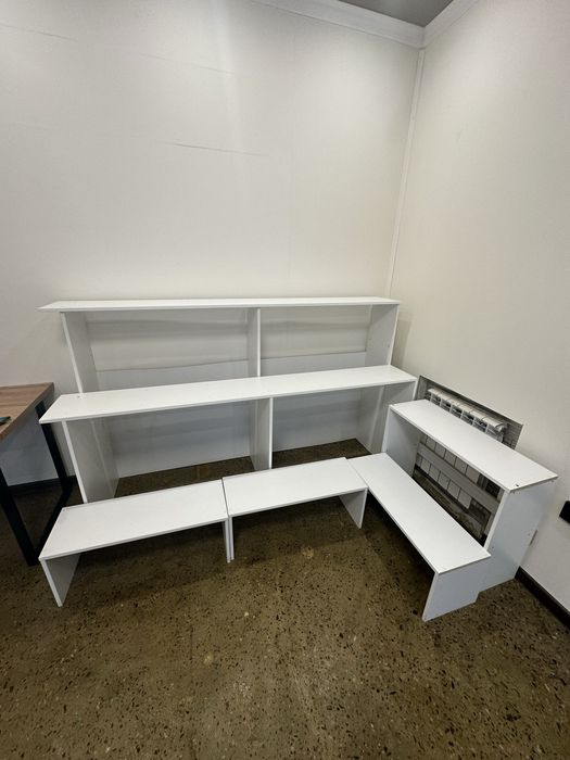 Полки для цветов витрина