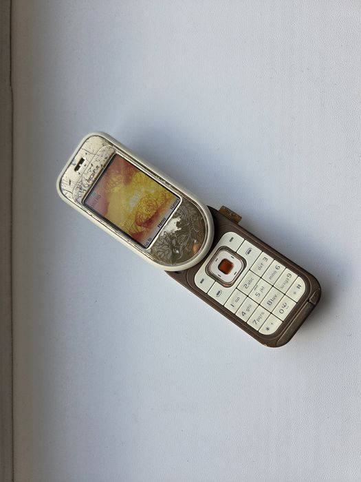 Nokia 7370 decodat

Stare foarte buna, urme normale de utilizare

F