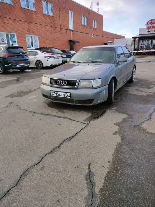 Продам Ауди 100 механика
