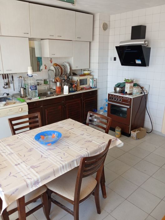 Дава се под наем Тристаен апартамент в Кърджали, Байкал - 88 кв.м за 300 € - Снимка #2