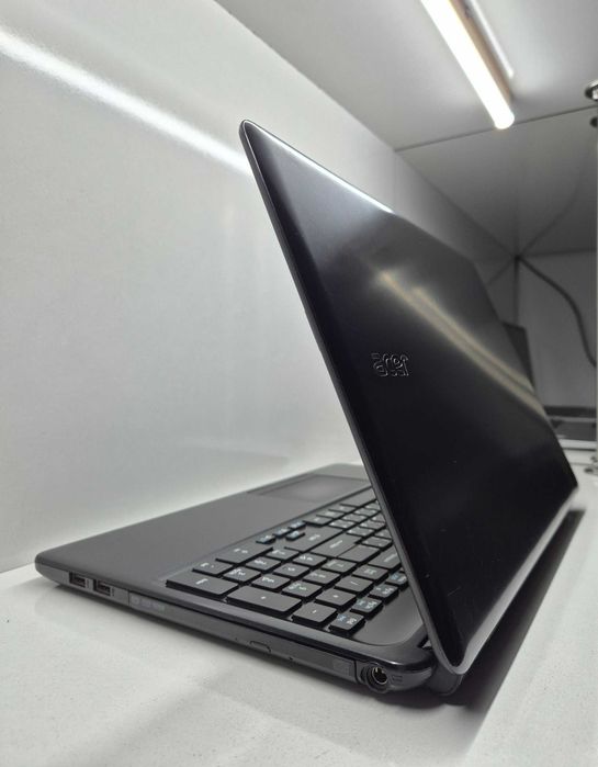Acer Celeron N2920  4/500gb HDD