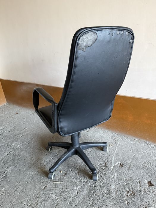 Kreslo remont ishlarni qilamiz