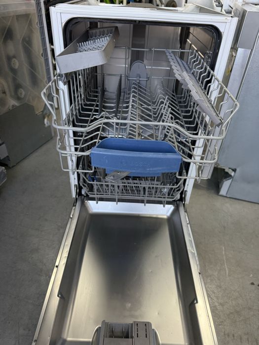 Съдомиялна машина за пълно Вграждане BOSCH 45см