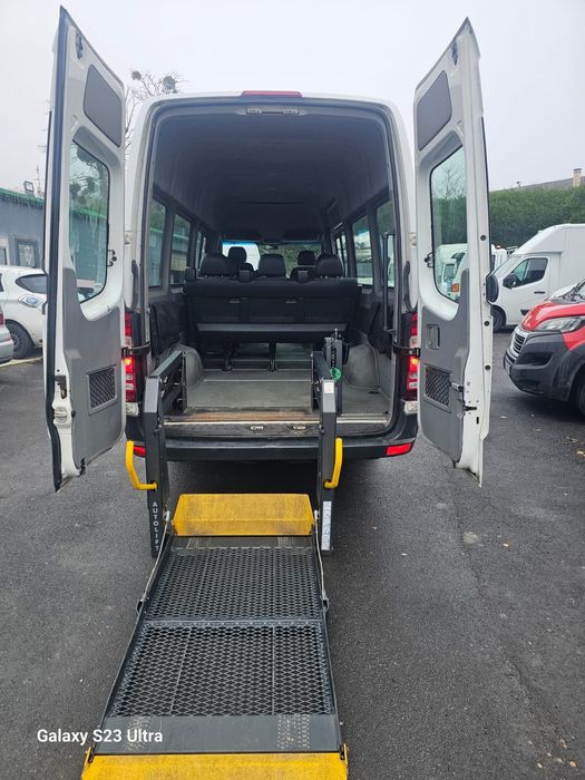 Lift auto electric  pt  persoane cu dizabilități
