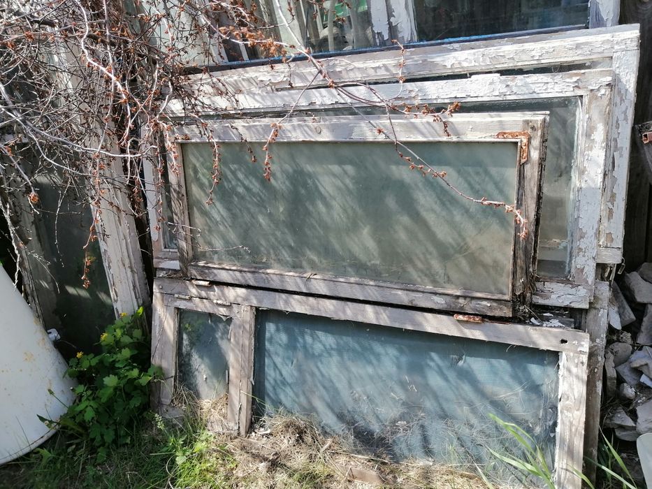 Продам оконные рамы деревянные
