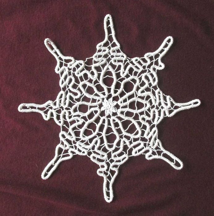 Doua mileuri MACRAME / LASETA / POANLAS, lucrate manual, Diam. 25 cm