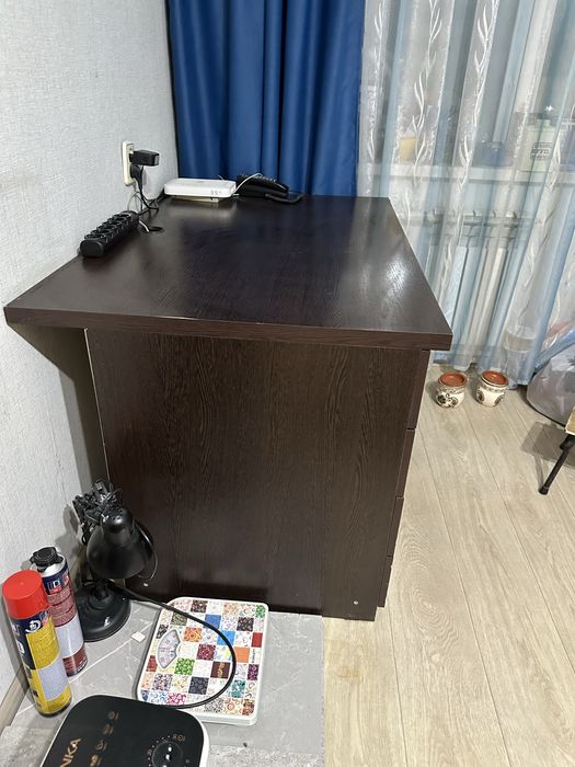 Продам стол компьютерный