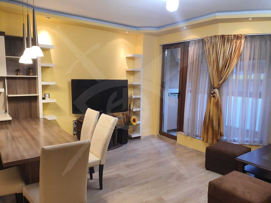 Дава се под наем Тристаен апартамент в Варна, Лятно кино Тракия - 103 кв.м за 850 € - Снимка #1