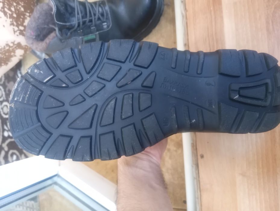 Продам зимние ботинки