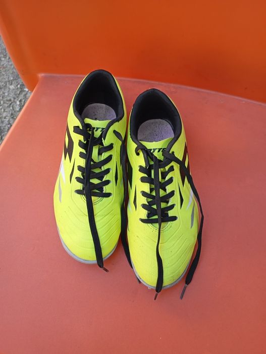 Adidași de fotbal