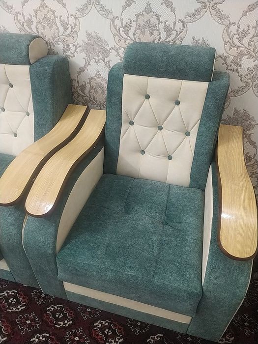 Mehmonxona uchun yumshoq mebel