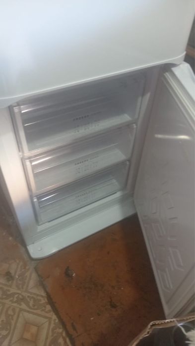 Продам холодильник
