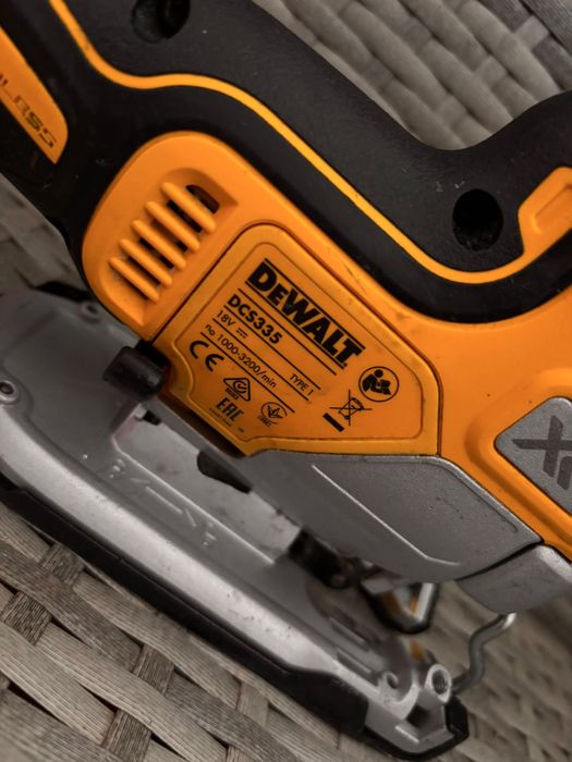 Pendular dewalt DCS335