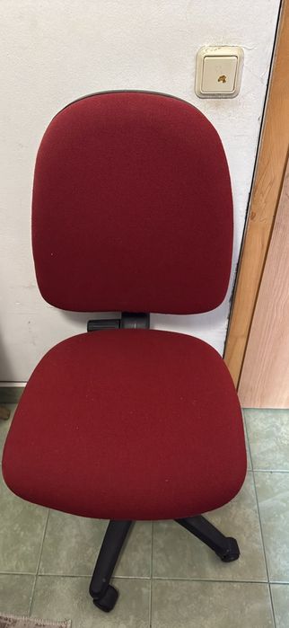 Vând scaune de birou