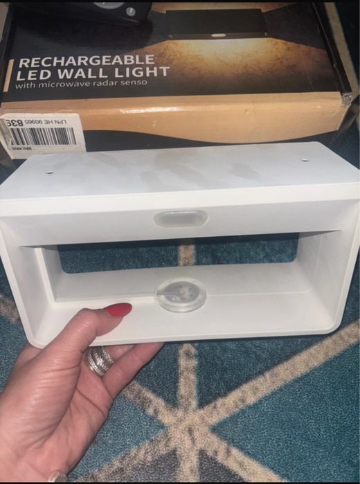 Aplica pentru perete