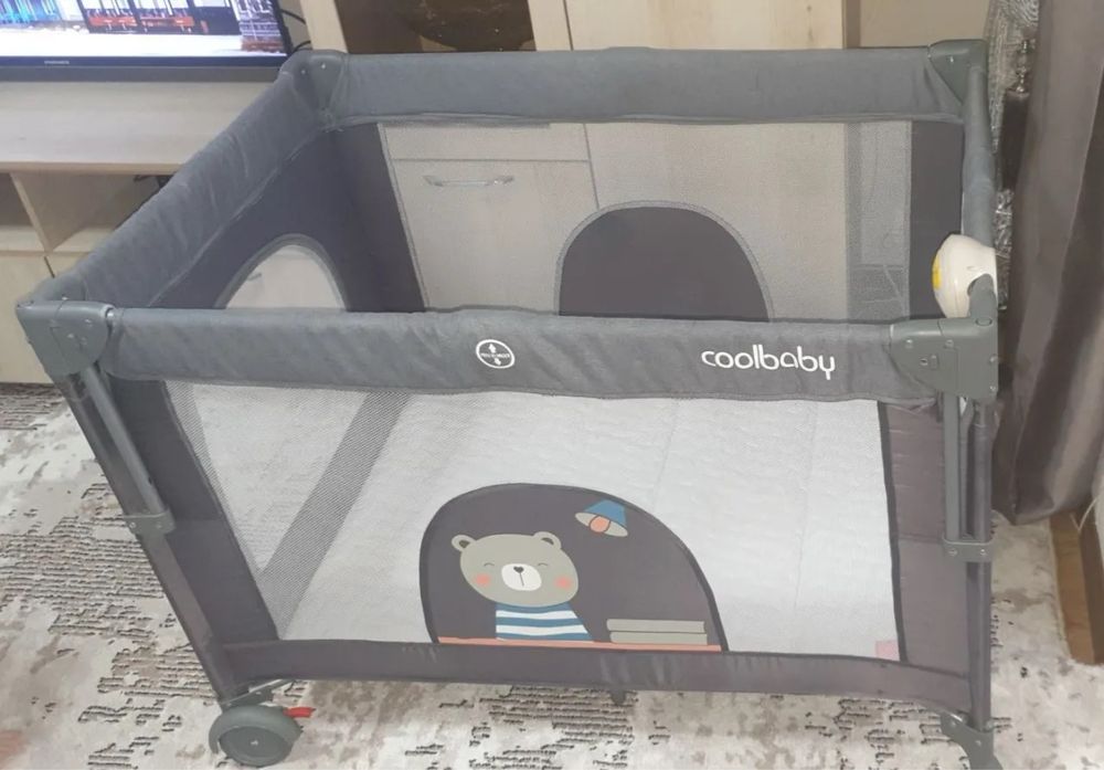 Кроватка-манеж дестская.