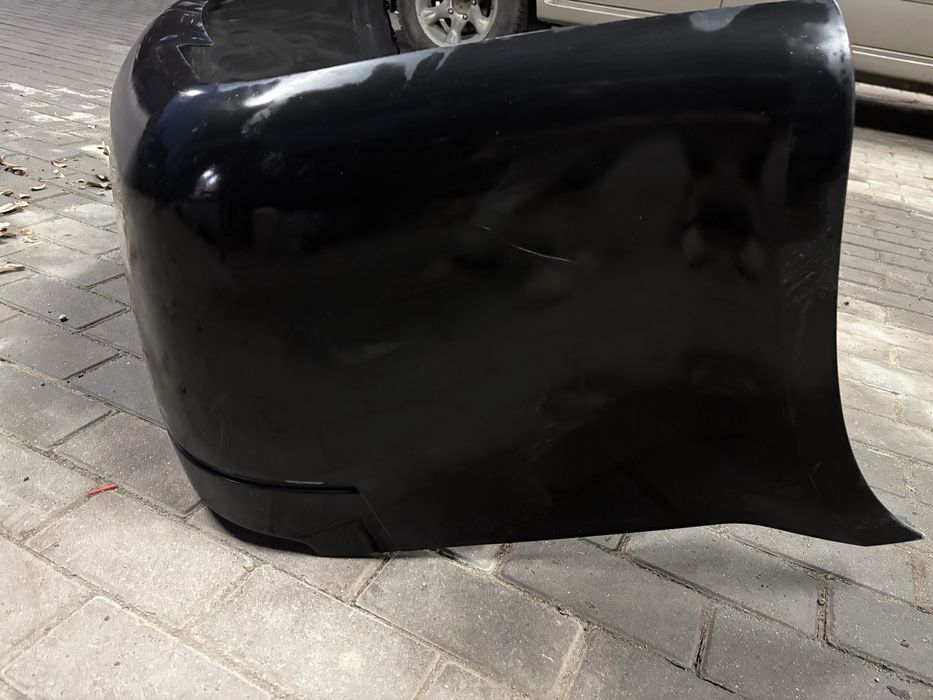 Задний бампер Chrysler 300C, черного цвета