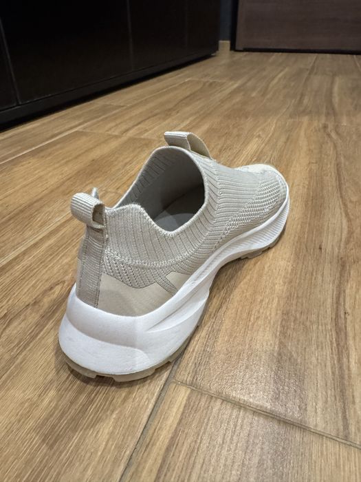 Спортни маратонки от плат Zara