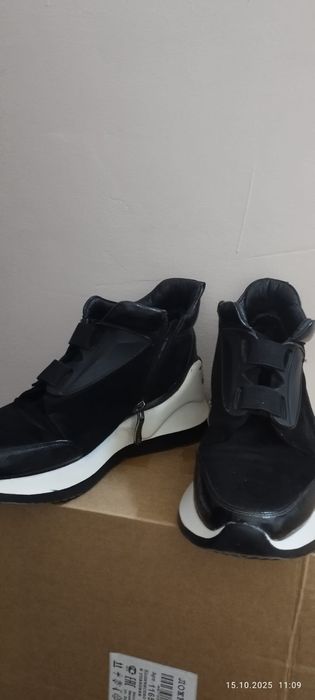 Кроссовки, размер 36