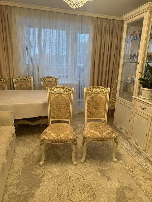 Стол + стулья 10 штук