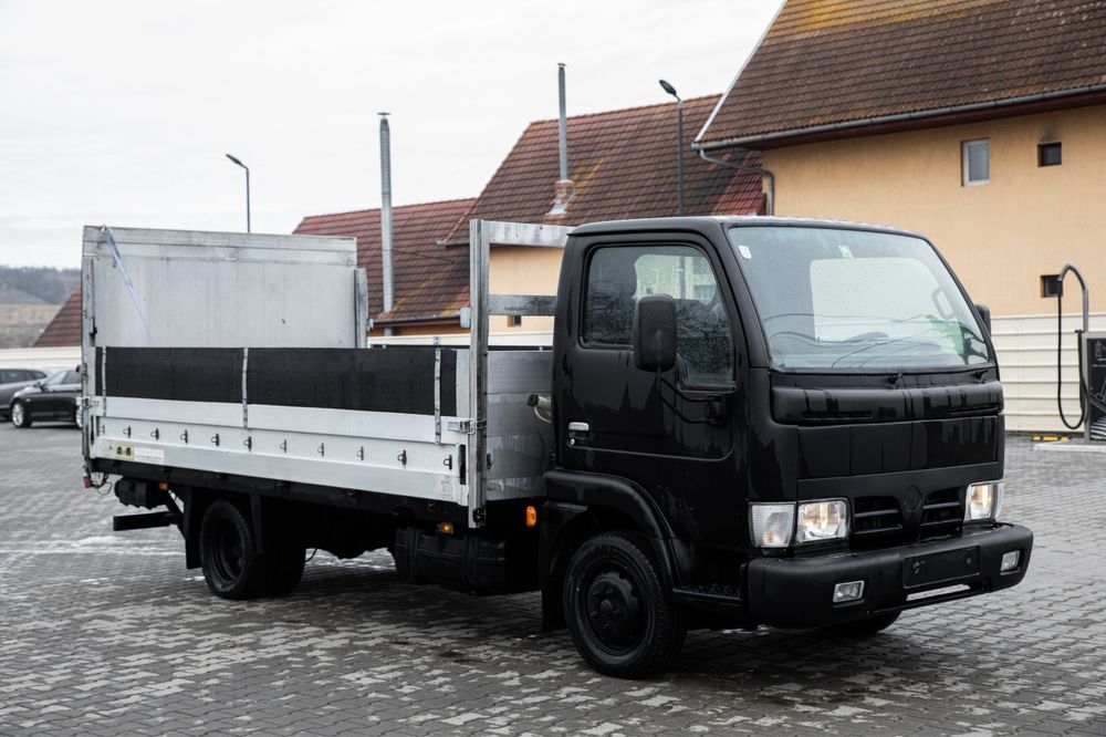 Nissan Cabstar 2006  3.0 diesel clima !