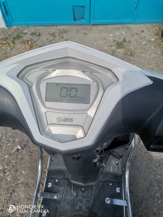 Продам электроскутер 1800ватт