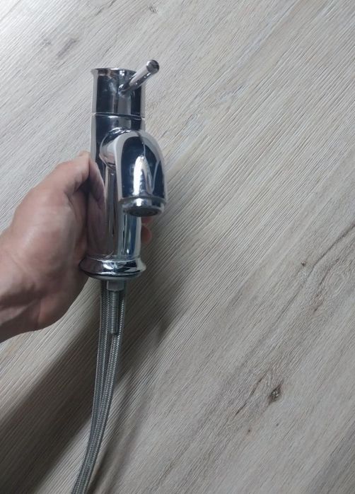 Смеситель Grohe для умывальника.