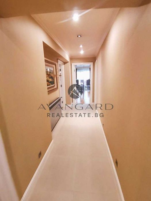 оф.11026 Многостаен с Паркомясто Герджика