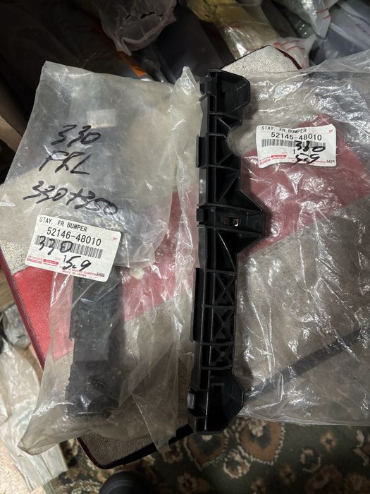 Крепление бампера RX330