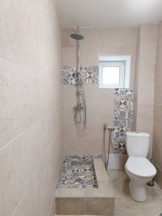 Casa  la curte zona Unirii intersectia cu Traian