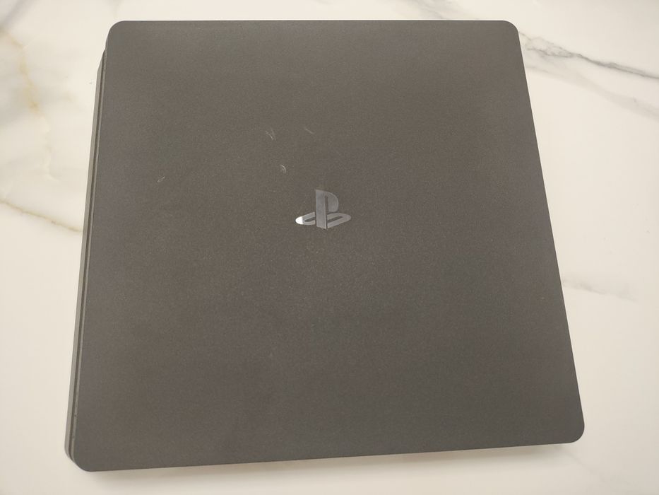 PlayStation 4 + 2 console + suport PS