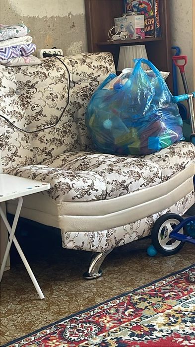 Отдам небольшой диван