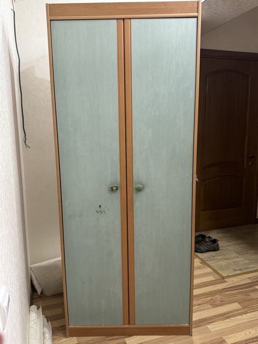 продаю два шкафа