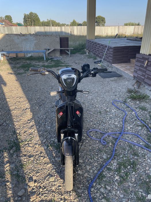 Продам электроскутер Ск8