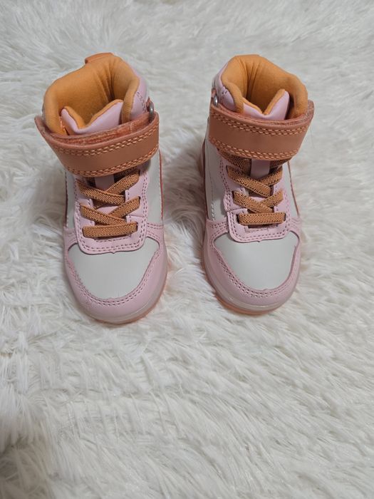 Adidași ghetuțe bebe