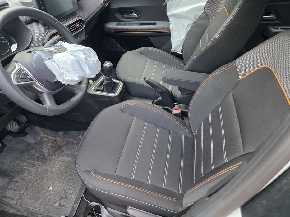 Dacia Sandero stepway 2022 1.0 На части