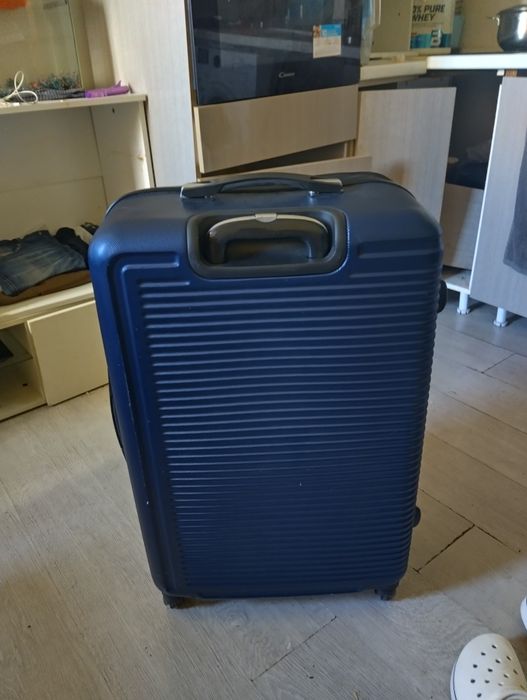 Куфар със заключване